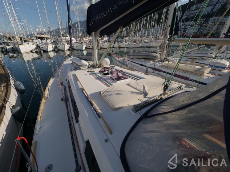 Dufour 445 GL - Yacht Charter Sailica