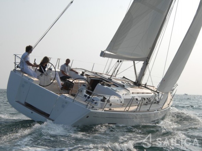 Dufour 445 GL - Yacht Charter Sailica