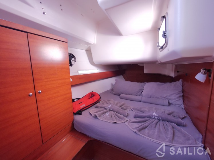 Dufour 445 GL - Yacht Charter Sailica