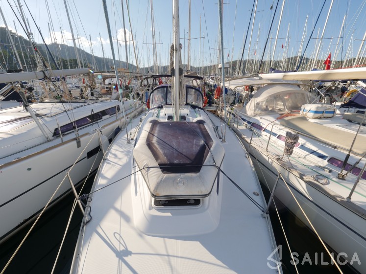 Bavaria 36 - Yacht Charter Sailica
