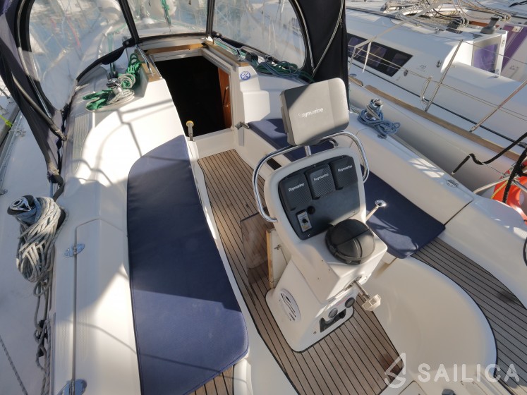 Bavaria 36 - Yacht Charter Sailica
