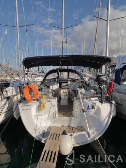 Bavaria 42 - Yacht Charter Sailica