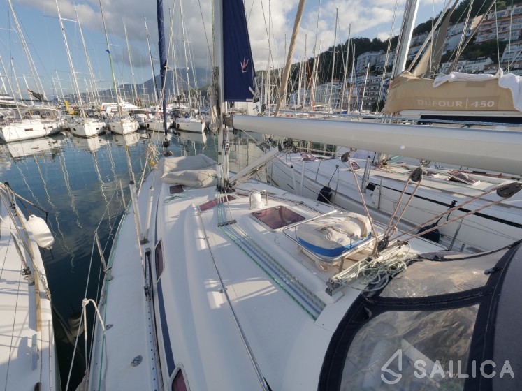 Bavaria 42 - Yacht Charter Sailica