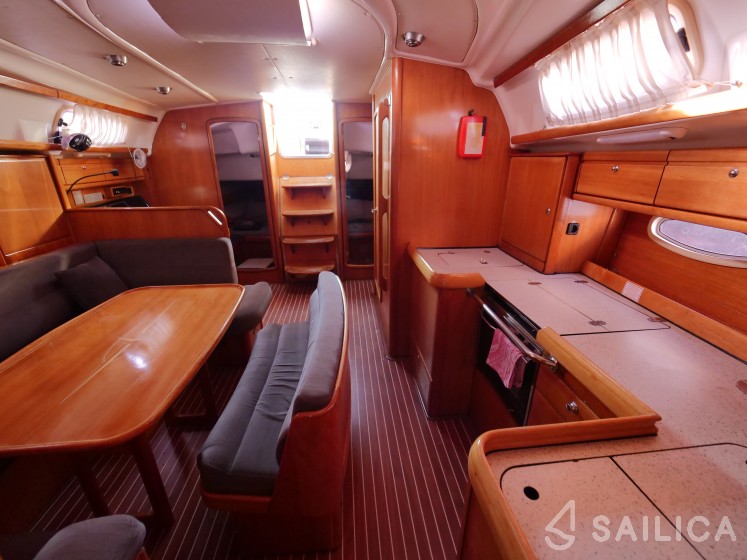 Bavaria 42 - Yacht Charter Sailica