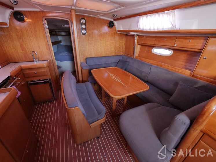Bavaria 42 - Yacht Charter Sailica