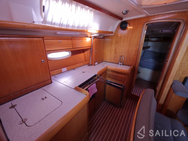 Bavaria 42 - Yacht Charter Sailica