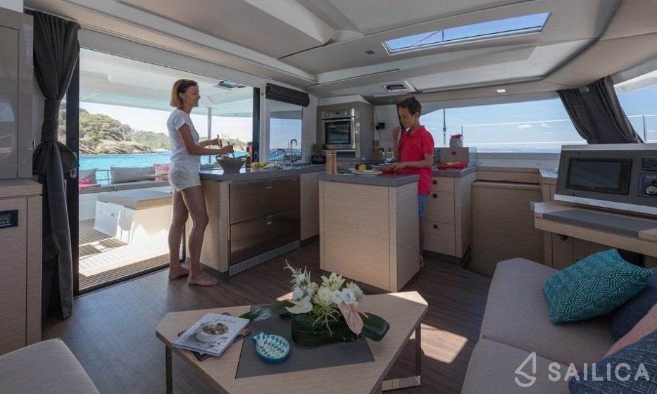 Tanna 47 - Yacht Charter Sailica