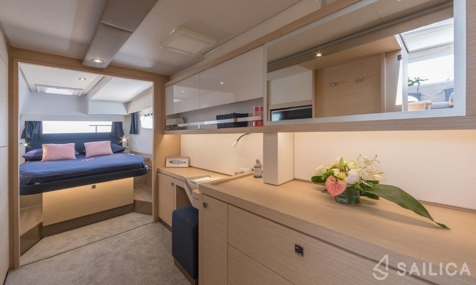 Tanna 47 - Yacht Charter Sailica