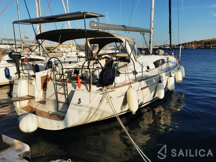 Oceanis 50 Family - Yacht Charter Sailica