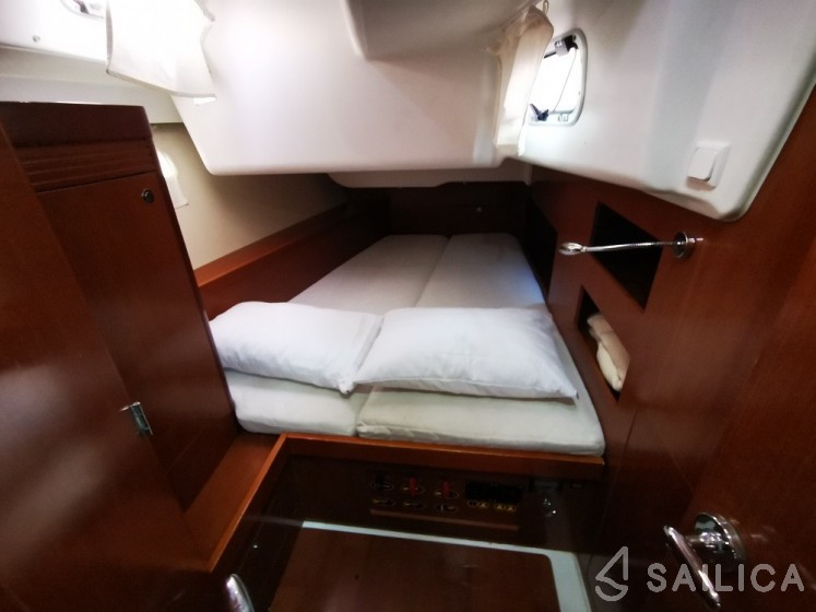 Oceanis 50 Family - Yacht Charter Sailica