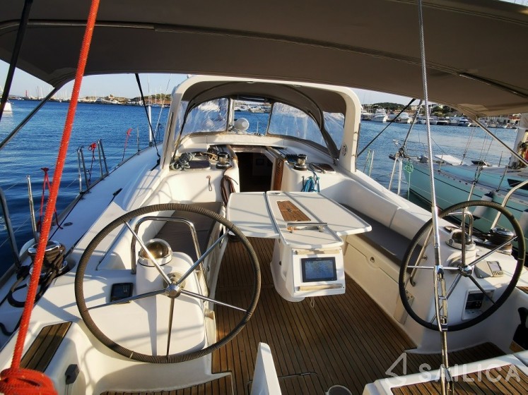 Oceanis 50 Family - Yacht Charter Sailica