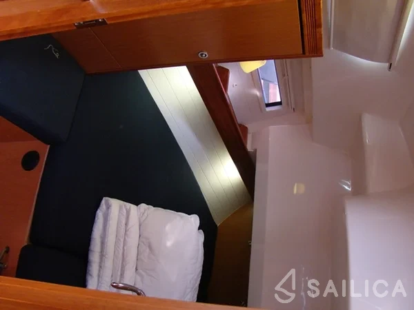 Bavaria 36 Cruiser - Yacht Charter Sailica