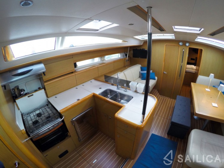 Jeanneau 53 - Yacht Charter Sailica