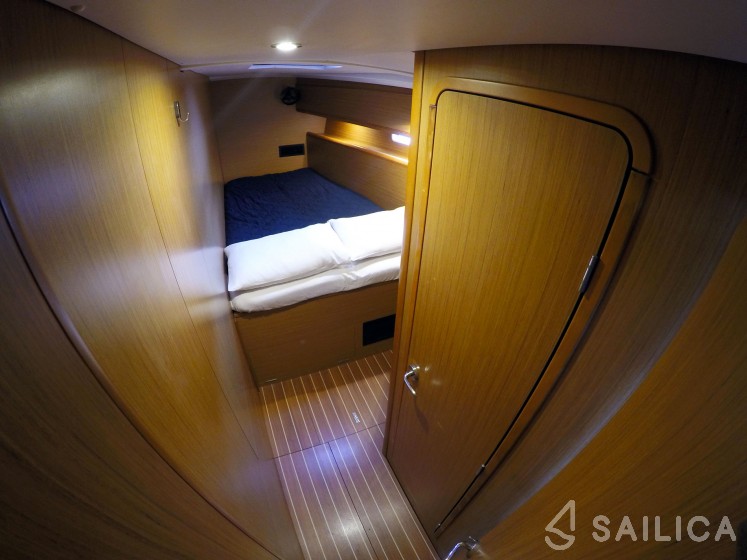 Jeanneau 53 - Yacht Charter Sailica