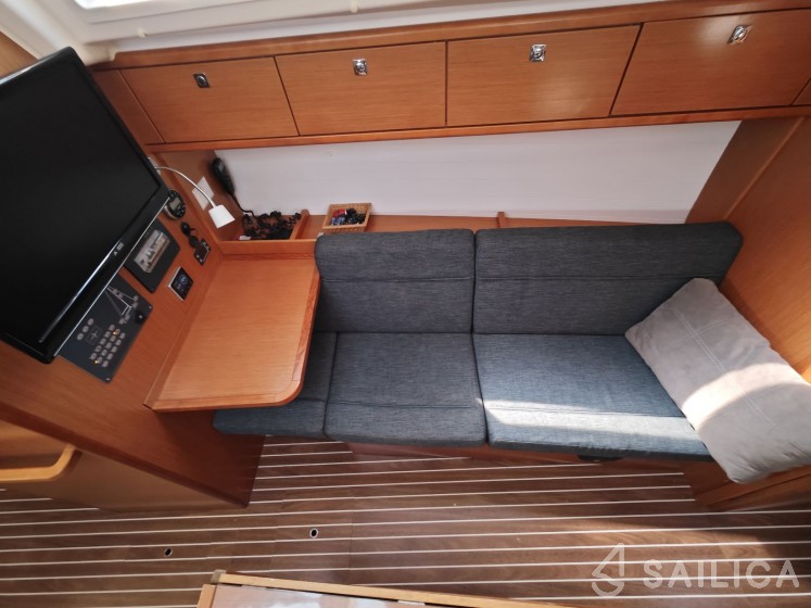 Bavaria 37 Cruiser - Yacht Charter Sailica