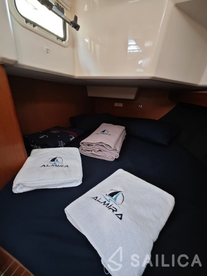 Bavaria 37 Cruiser - Yacht Charter Sailica