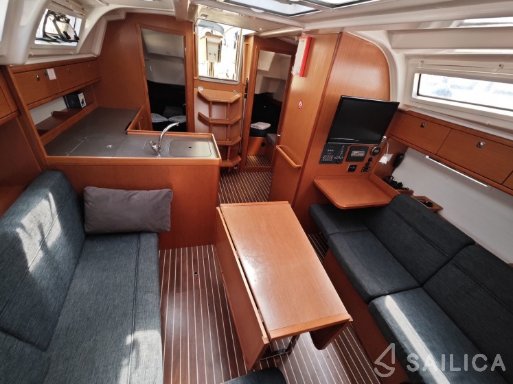 Bavaria 37 Cruiser - Yacht Charter Sailica
