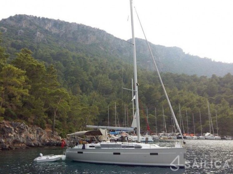 Bavaria 37 Cruiser - Yacht Charter Sailica