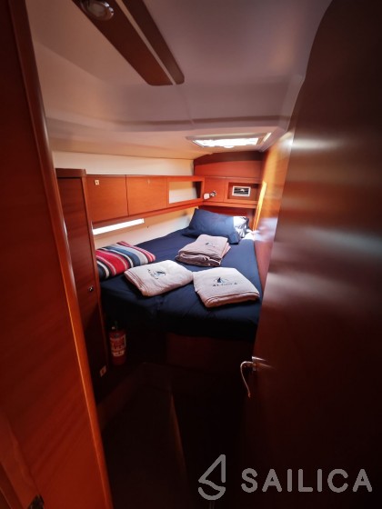 Dufour 450 GL - Yacht Charter Sailica