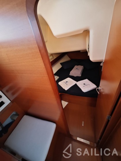 Dufour 450 GL - Yacht Charter Sailica