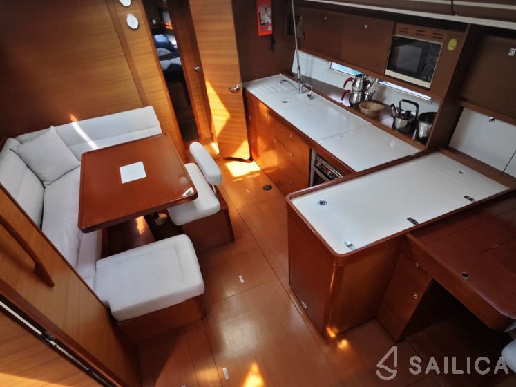 Dufour 450 GL - Yacht Charter Sailica