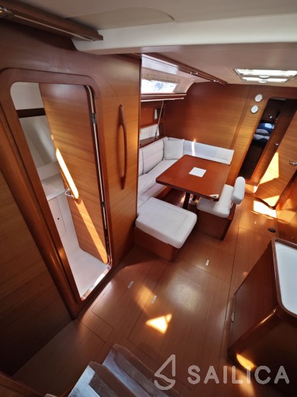 Dufour 450 GL - Yacht Charter Sailica