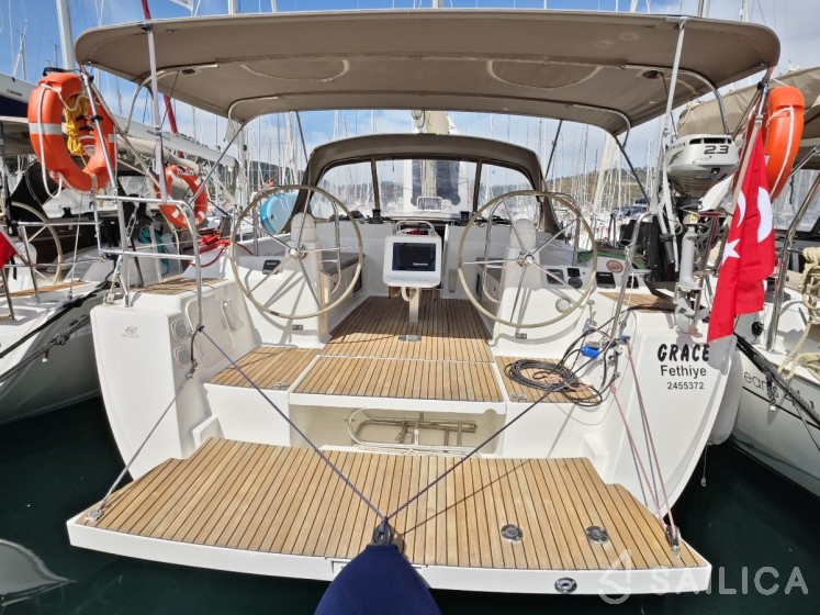 Dufour 450 GL - Yacht Charter Sailica