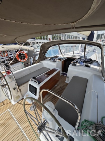 Dufour 450 GL - Yacht Charter Sailica