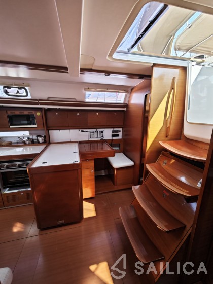 Dufour 450 GL - Yacht Charter Sailica