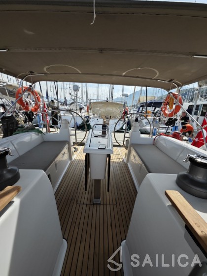 Dufour 450 GL - Yacht Charter Sailica