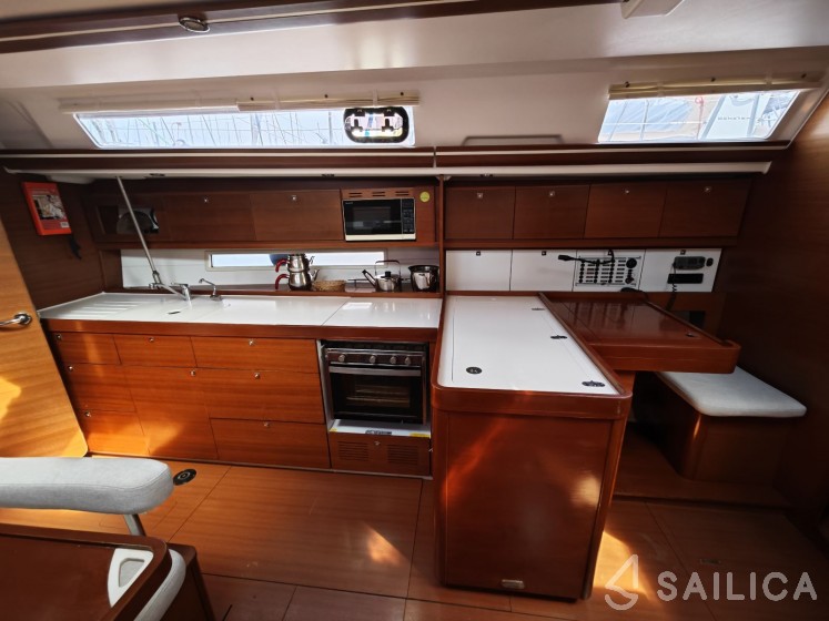 Dufour 450 GL - Yacht Charter Sailica