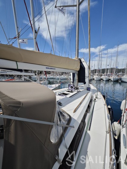 Dufour 450 GL - Yacht Charter Sailica