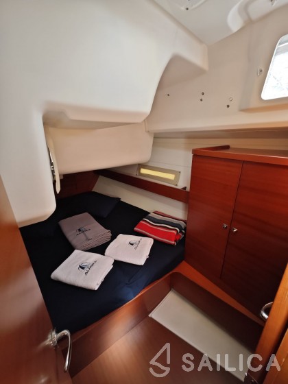 Dufour 450 GL - Yacht Charter Sailica
