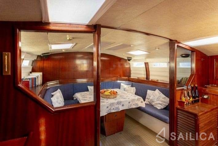 Gallian 17 M - Yacht Charter Sailica