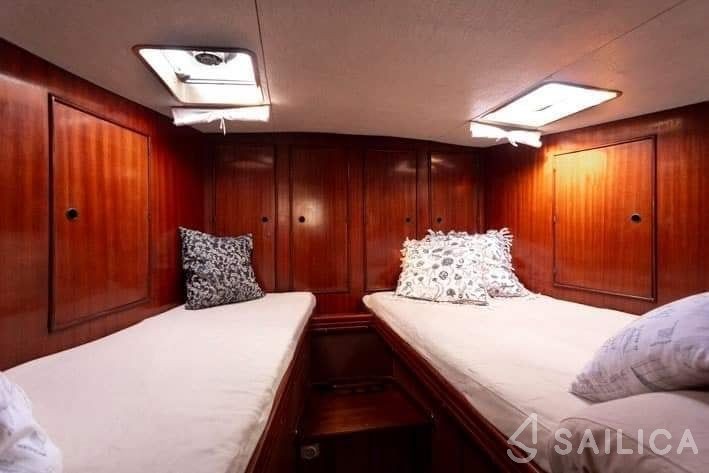 Gallian 17 M - Yacht Charter Sailica