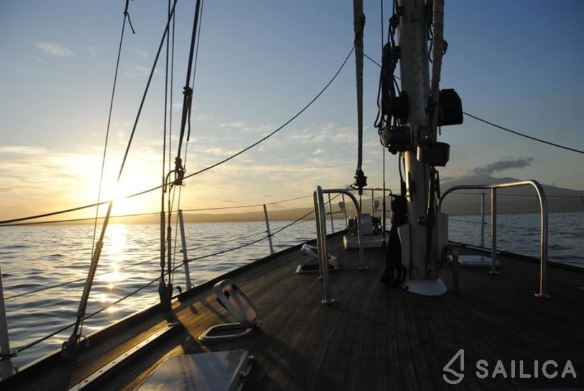 Gallian 17 M - Yacht Charter Sailica