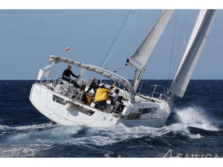 Oceanis 55 - Yacht Charter Sailica