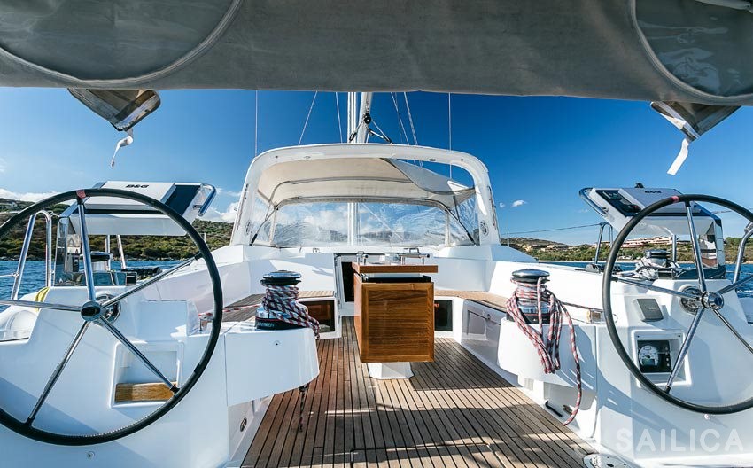 Oceanis 55 - Yacht Charter Sailica