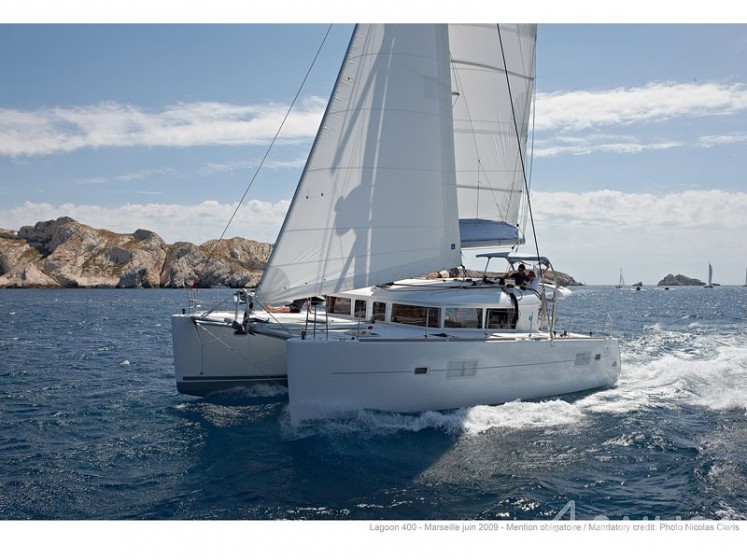 Lagoon 400 S2 - Yacht Charter Sailica