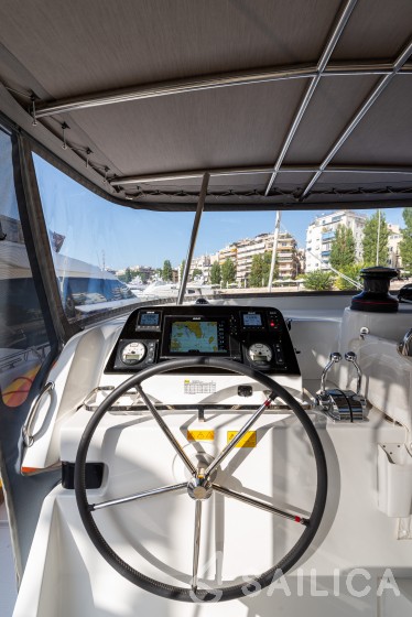 Lagoon 42 - Yacht Charter Sailica