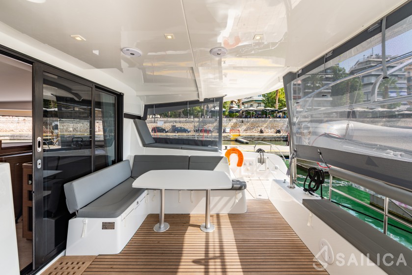 Lagoon 42 - Yacht Charter Sailica
