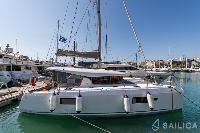 Lagoon 42 - Yacht Charter Sailica