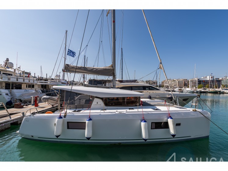 Lagoon 42 - Yacht Charter Sailica