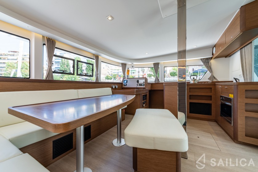 Lagoon 42 - Yacht Charter Sailica