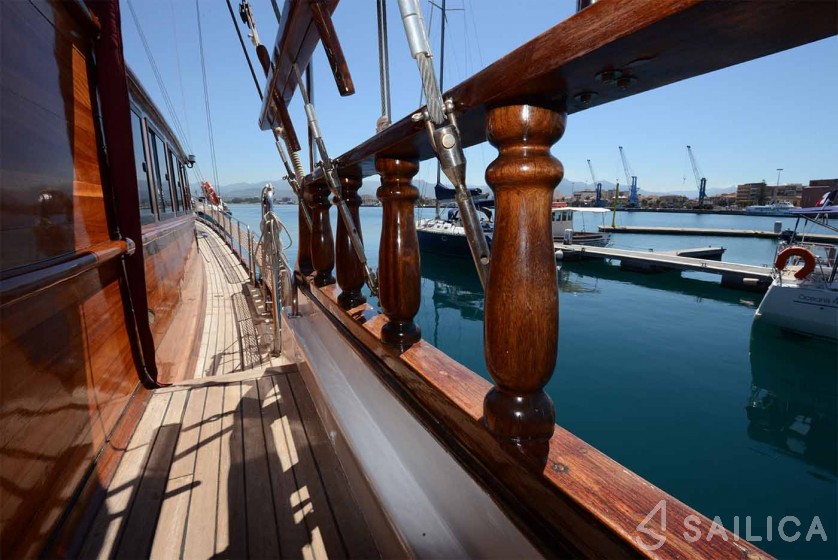 Gulet - Yacht Charter Sailica