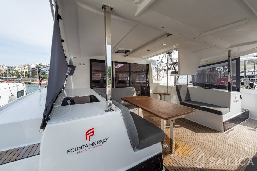 Isla 40 - Yacht Charter Sailica