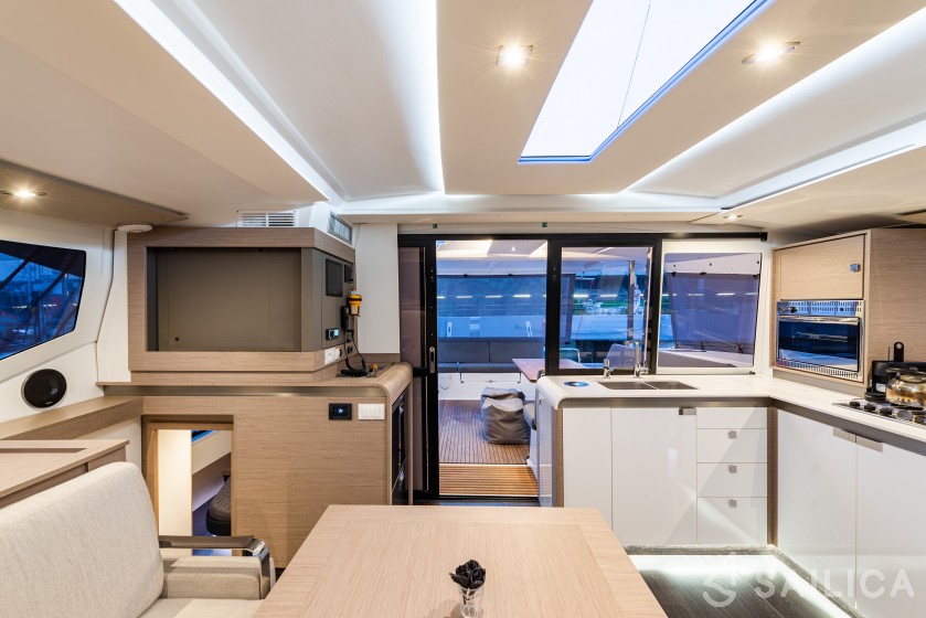 Isla 40 - Yacht Charter Sailica