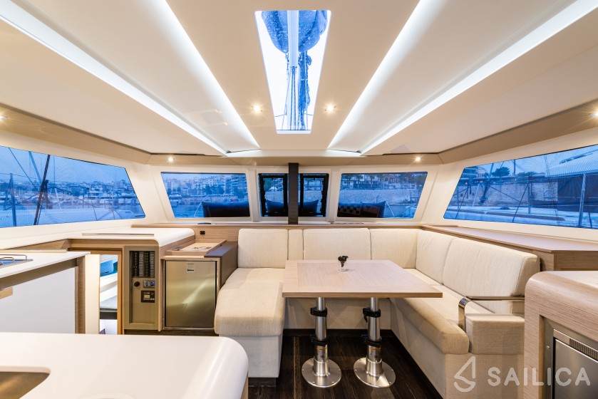 Isla 40 - Yacht Charter Sailica