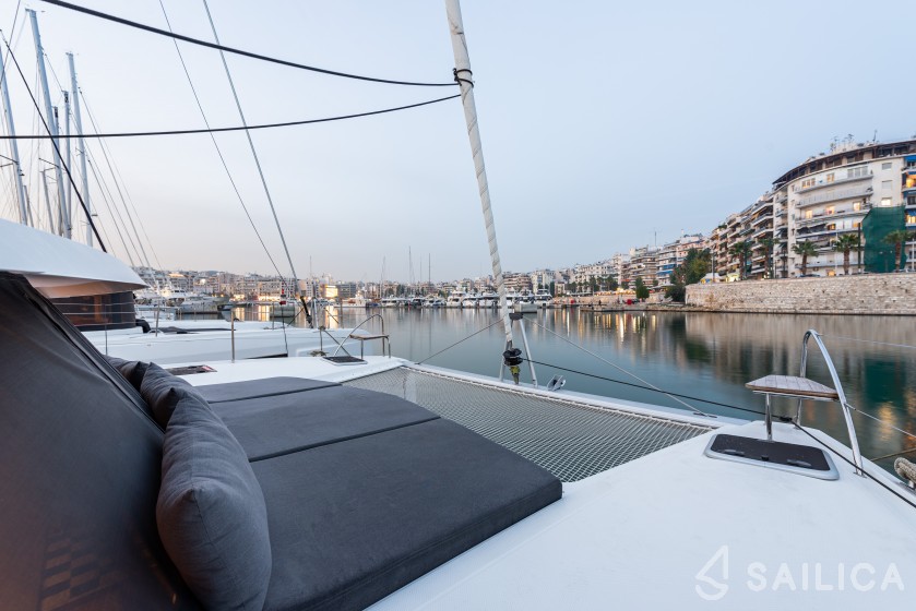 Isla 40 - Yacht Charter Sailica