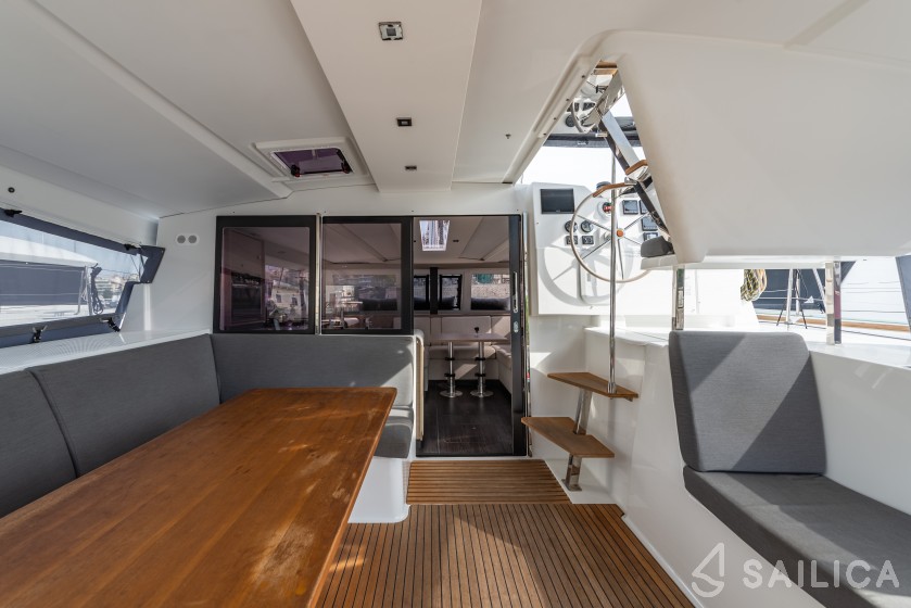 Isla 40 - Yacht Charter Sailica